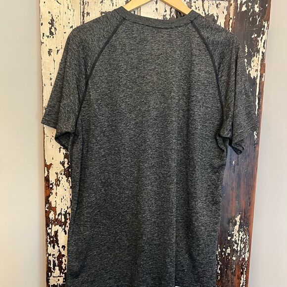 EUC Miami Hurricanes Turnover Chain Adidas Men’s dri-fit shirt. - Picture 4 of 6